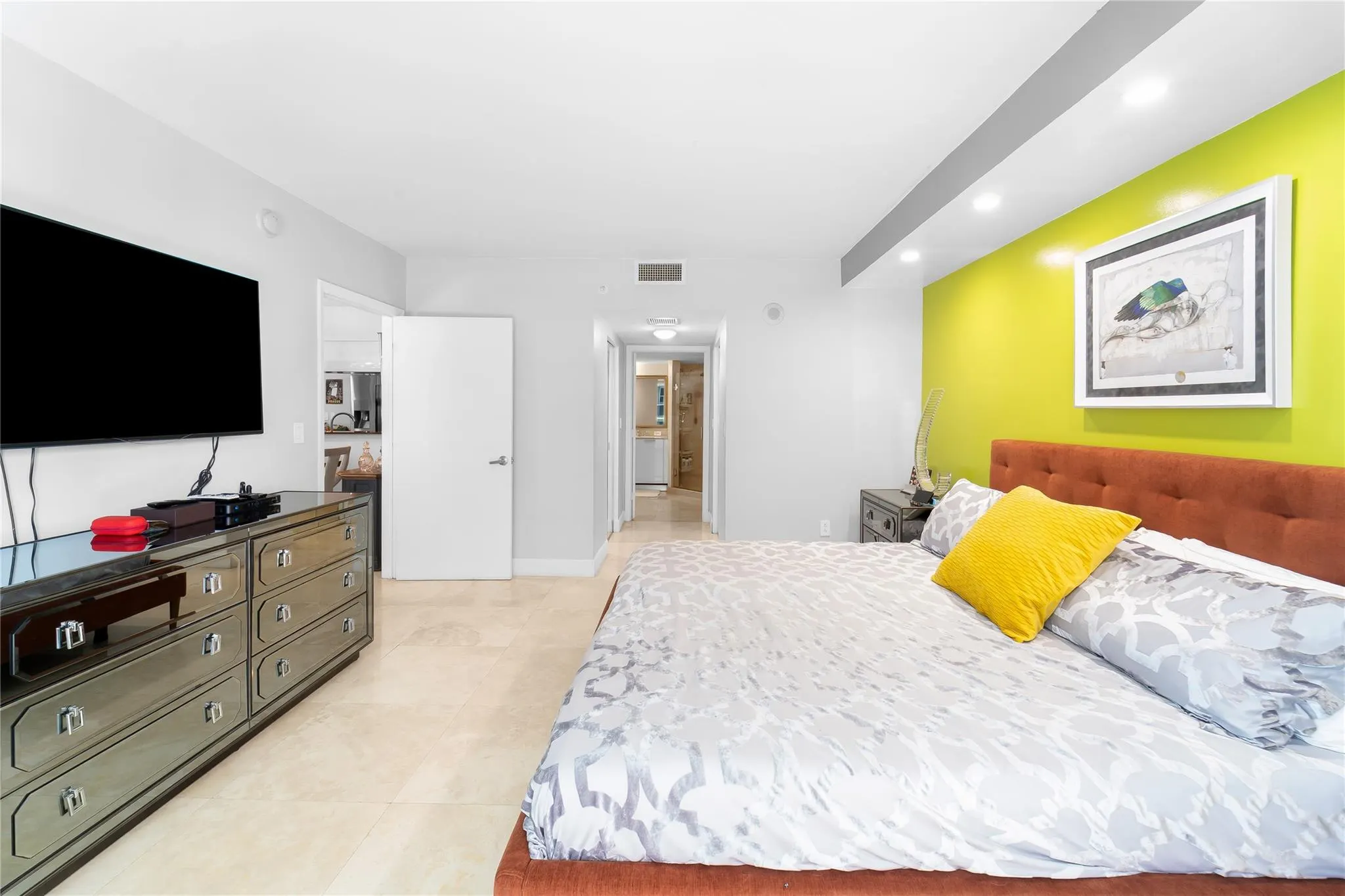 1800 N Bayshore Dr, #2914