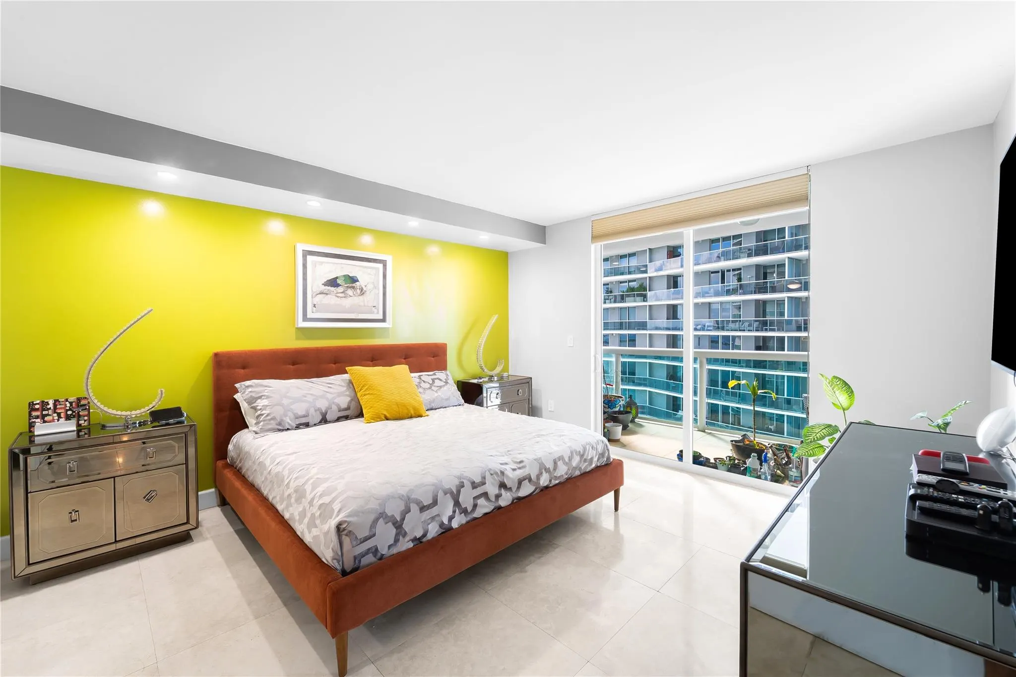 1800 N Bayshore Dr, #2914