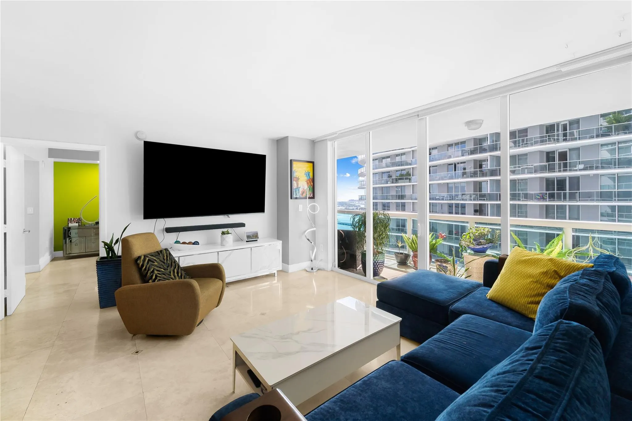 1800 N Bayshore Dr, #2914