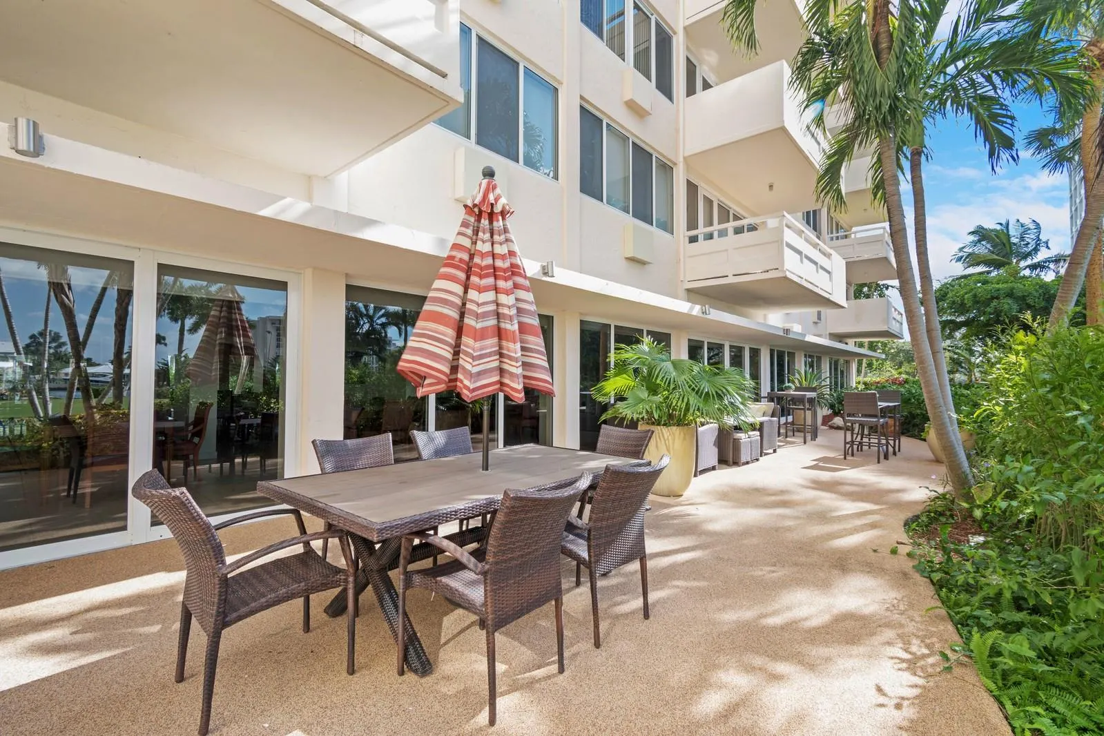 3233 NE 34th St, #508