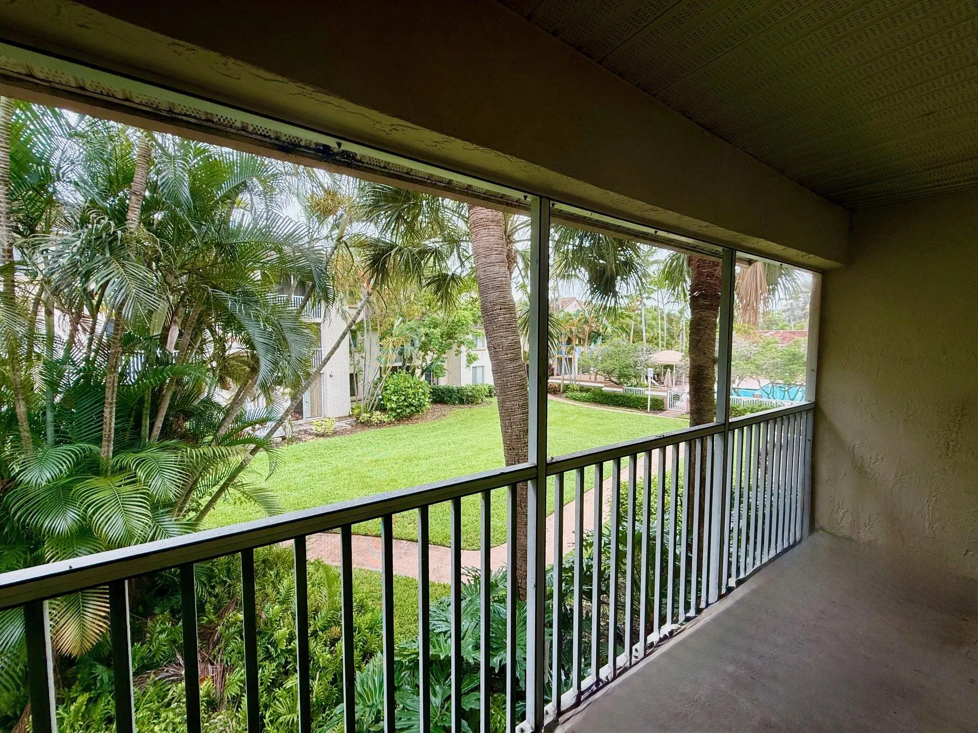 19213 Glenmoor Dr, #19213