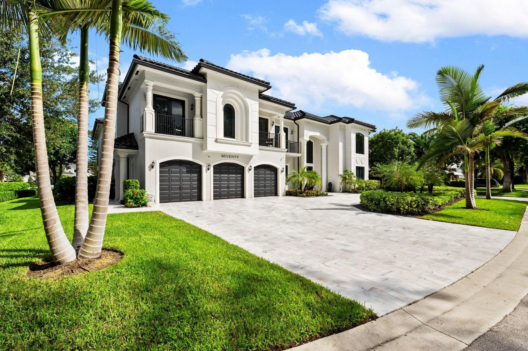 70 N Compass Dr