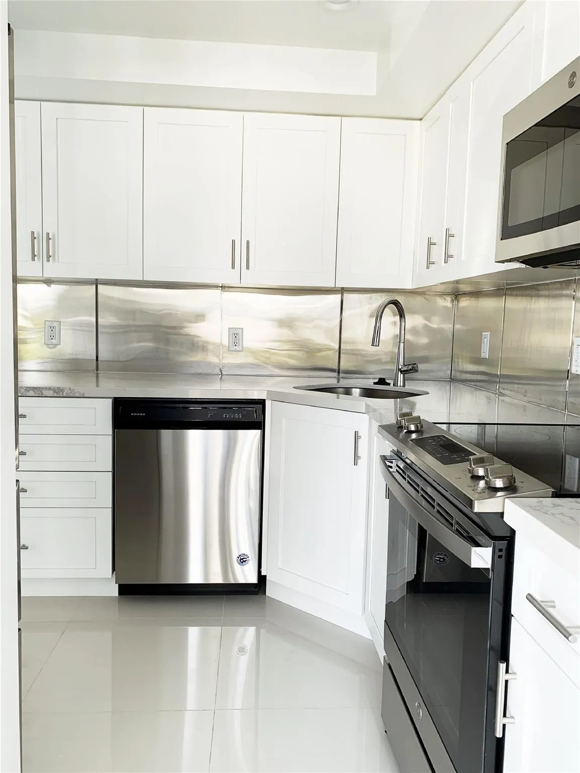 231 Marine Ct, #5