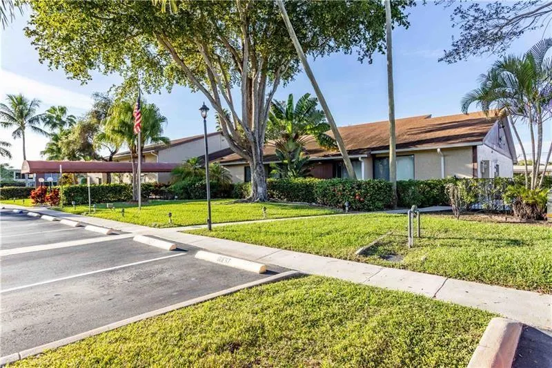 7640 NW 18th St, #101