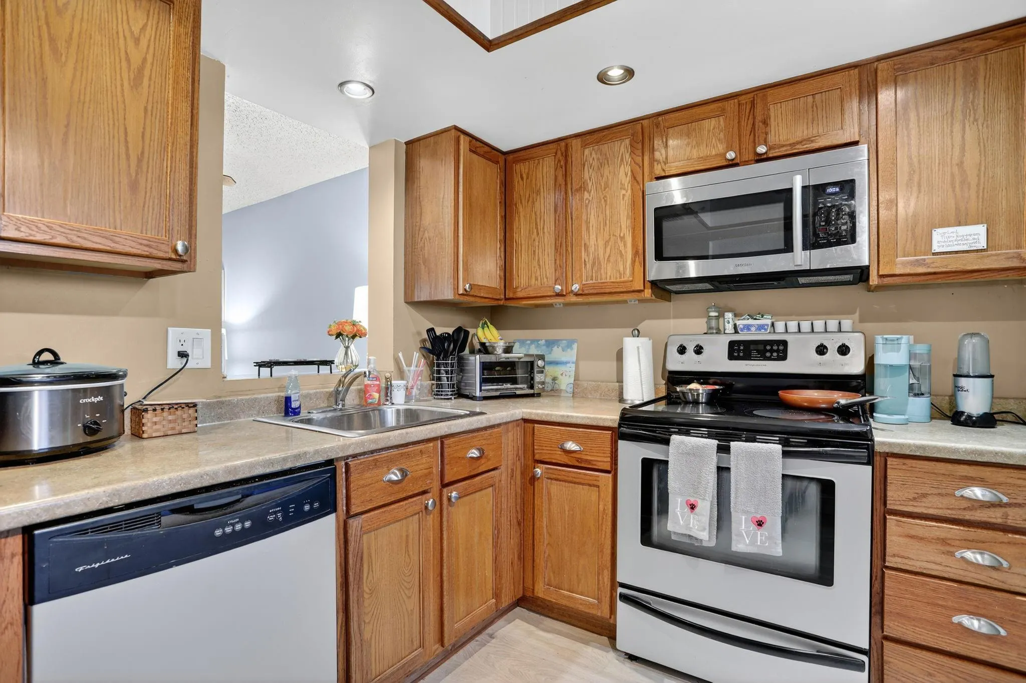 7640 NW 18th St, #101