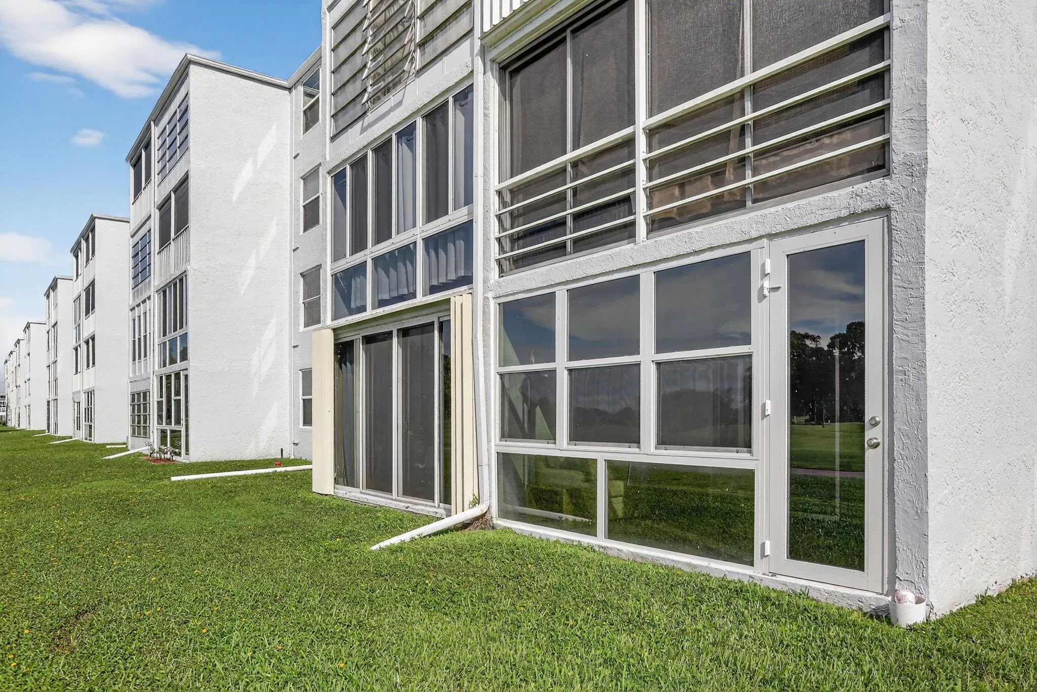 7640 NW 18th St, #101