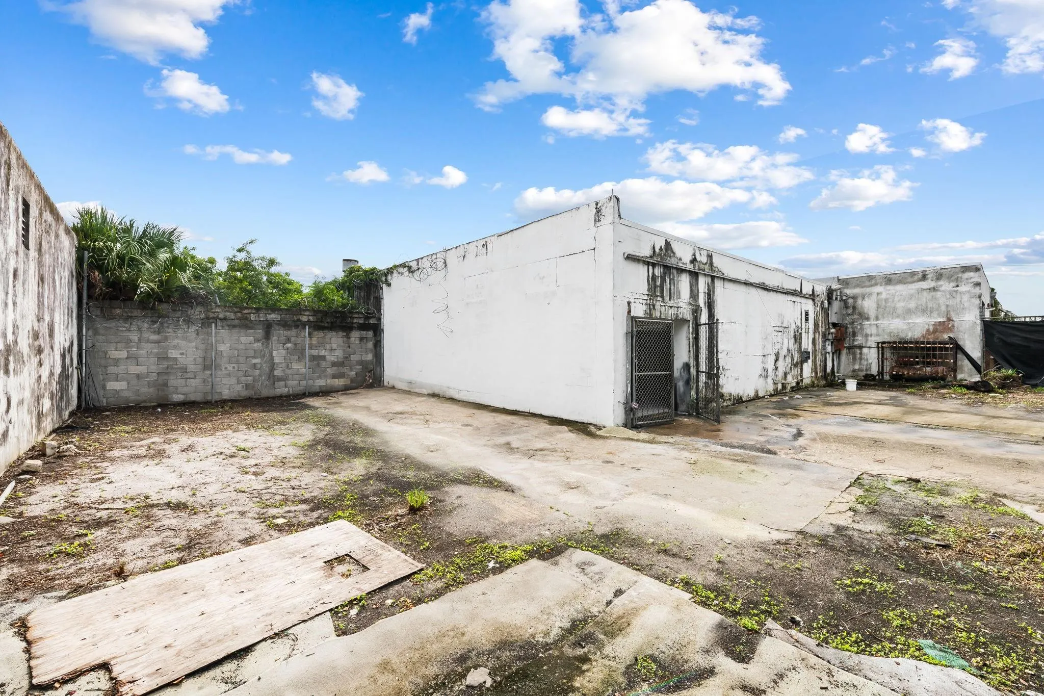 709 NW 8th Ave