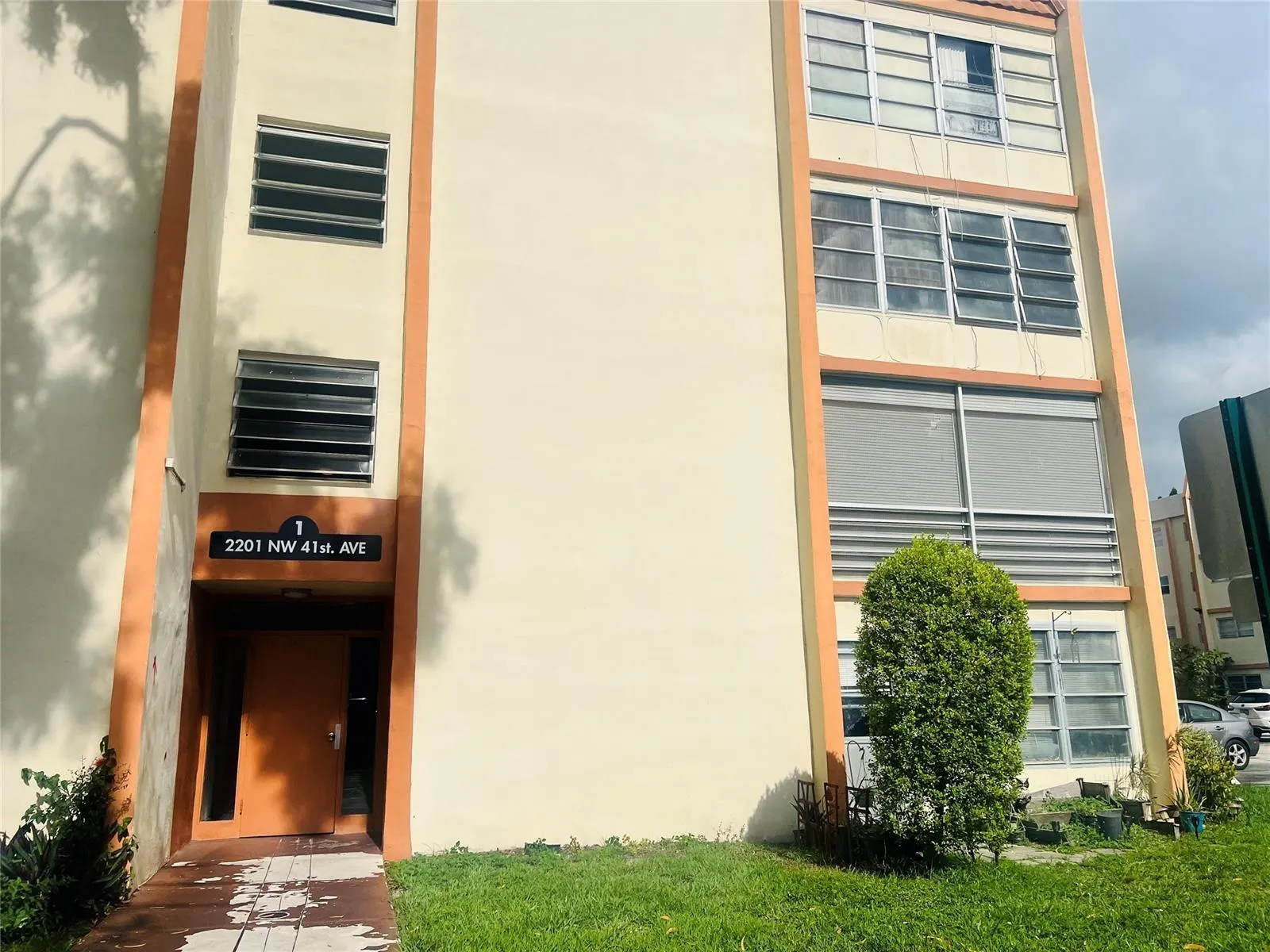 2201 NW 41st Ave, #203