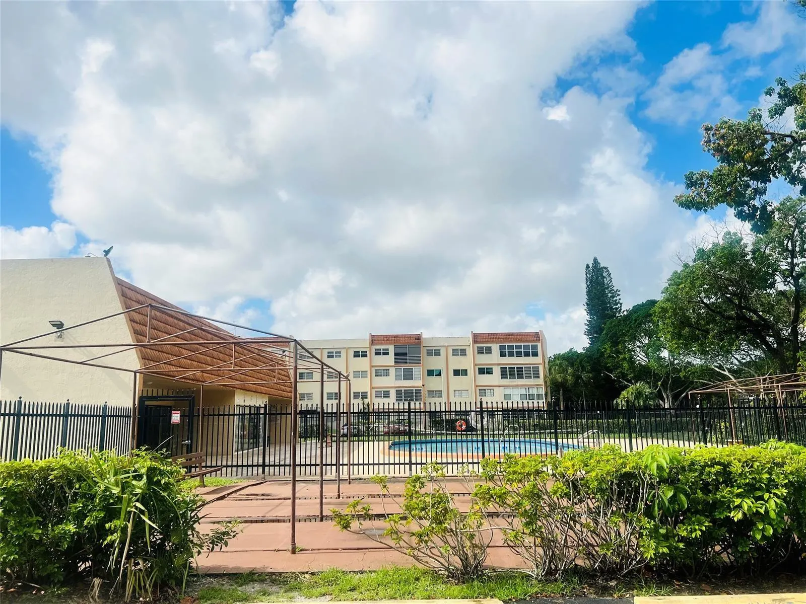2201 NW 41st Ave, #203