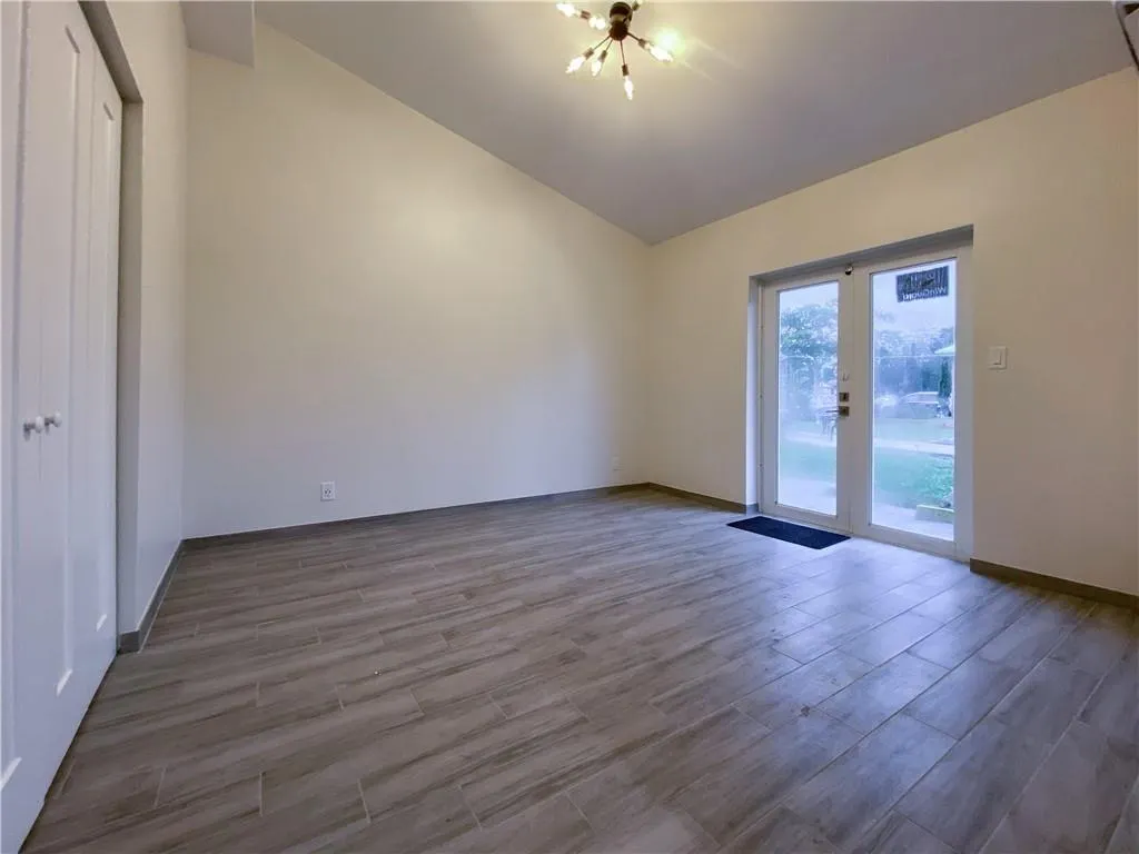 315 SW 7th St, #2