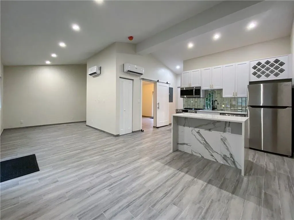 315 SW 7th St, #2
