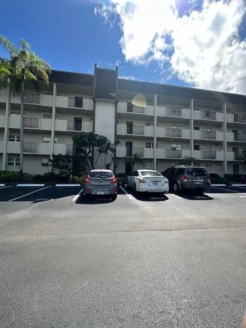 6080 NW 44th St, #205