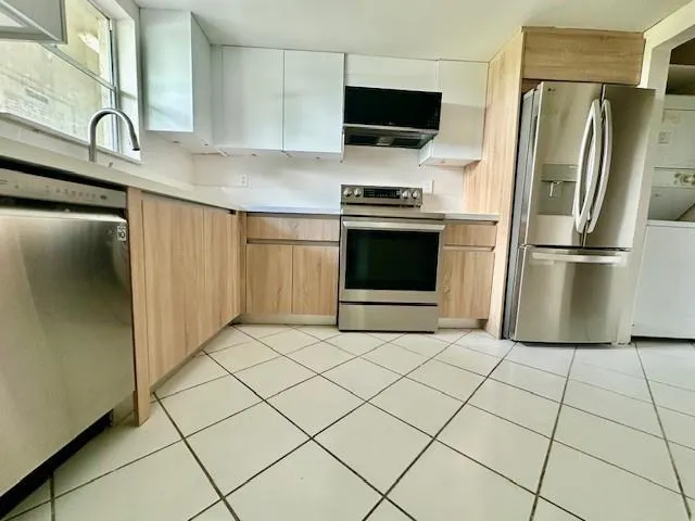 6080 NW 44th St, #205