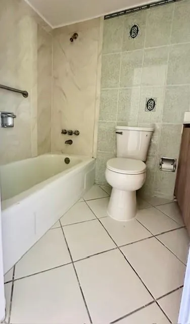 6080 NW 44th St, #205