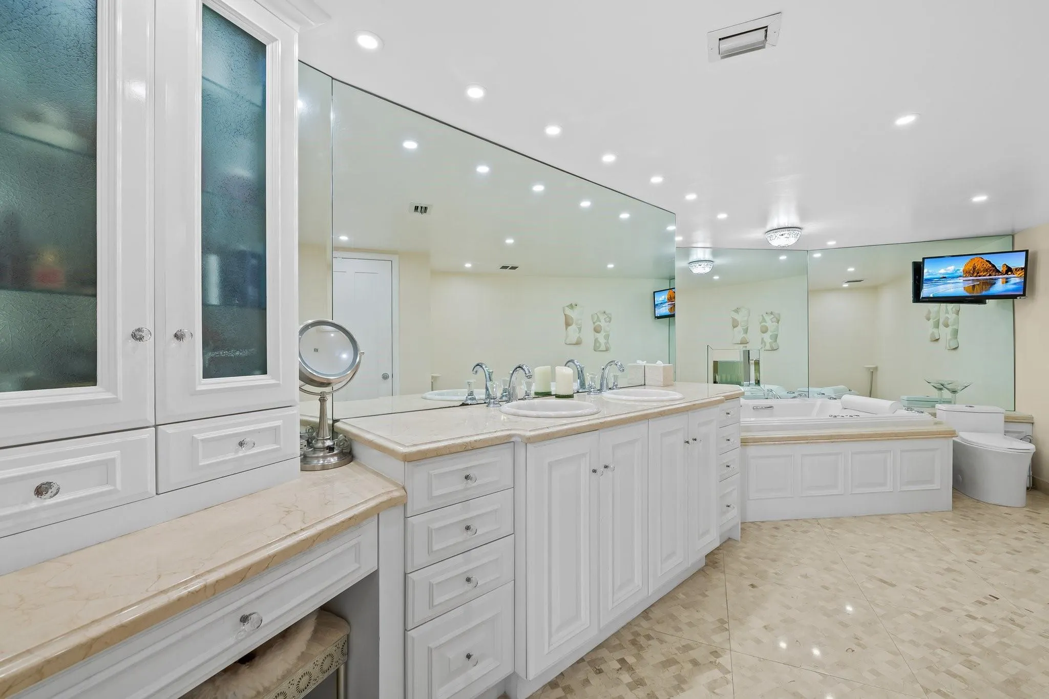 2100 S Ocean Lane, #1707