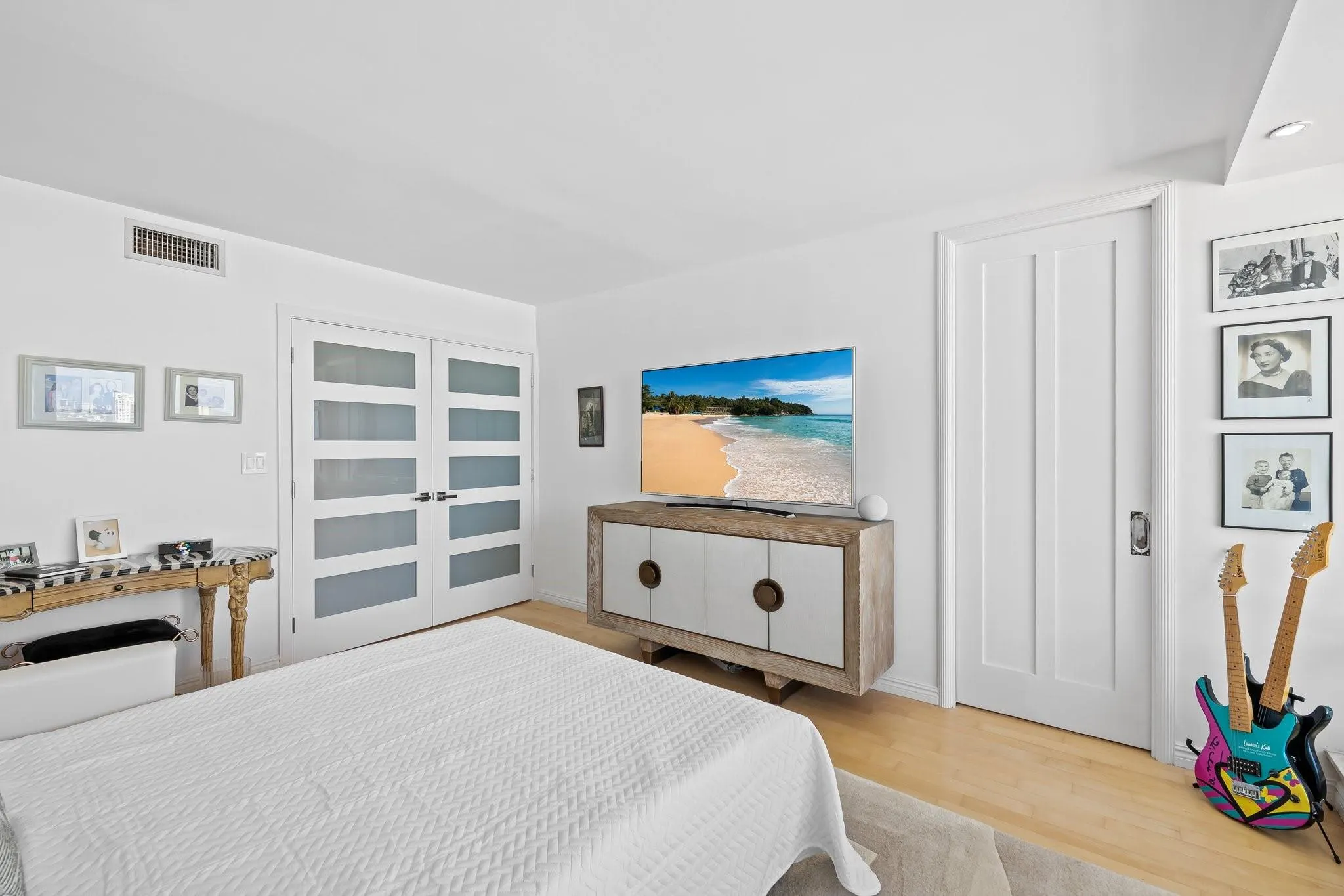 2100 S Ocean Lane, #1707