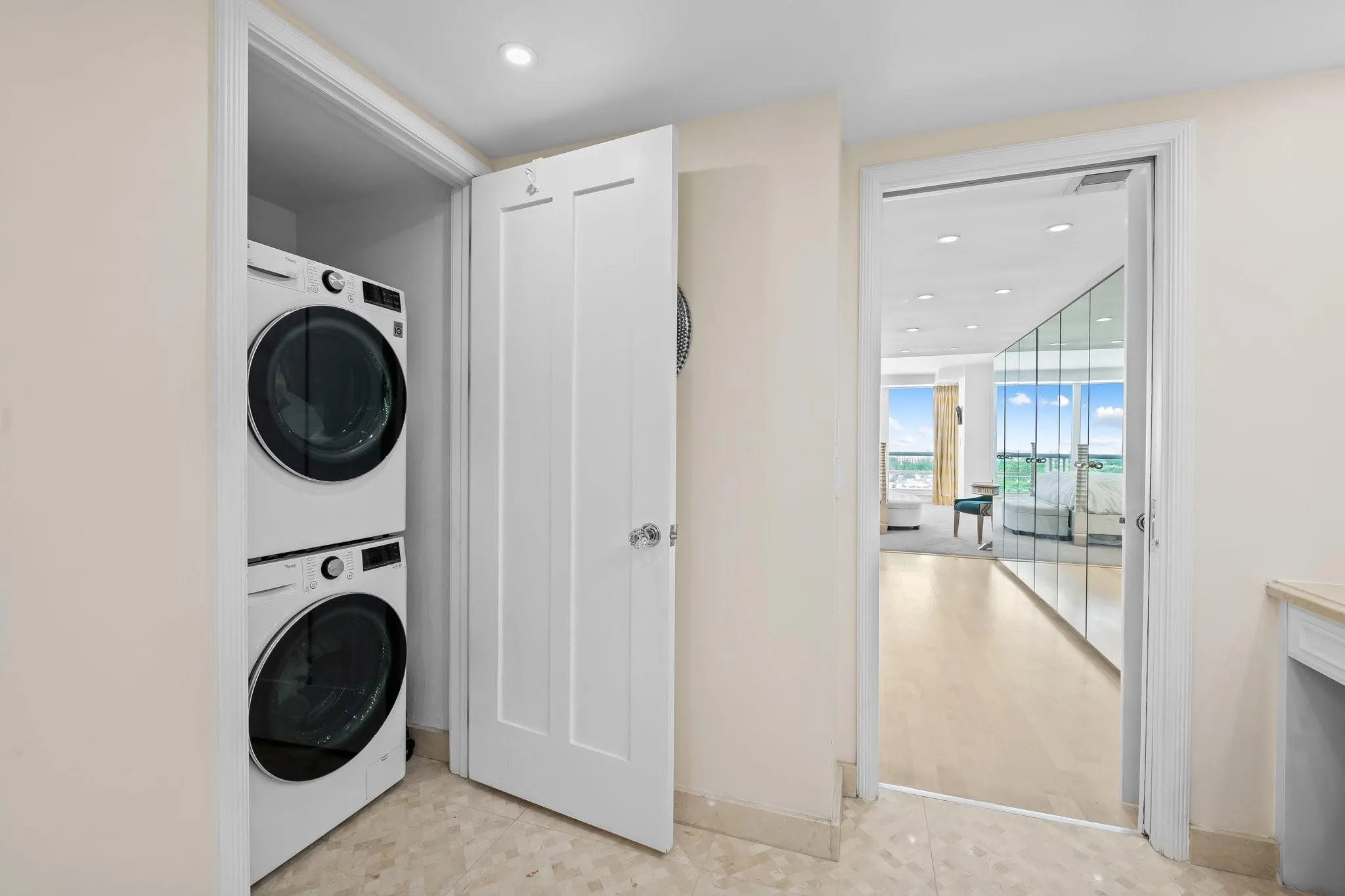 2100 S Ocean Lane, #1707