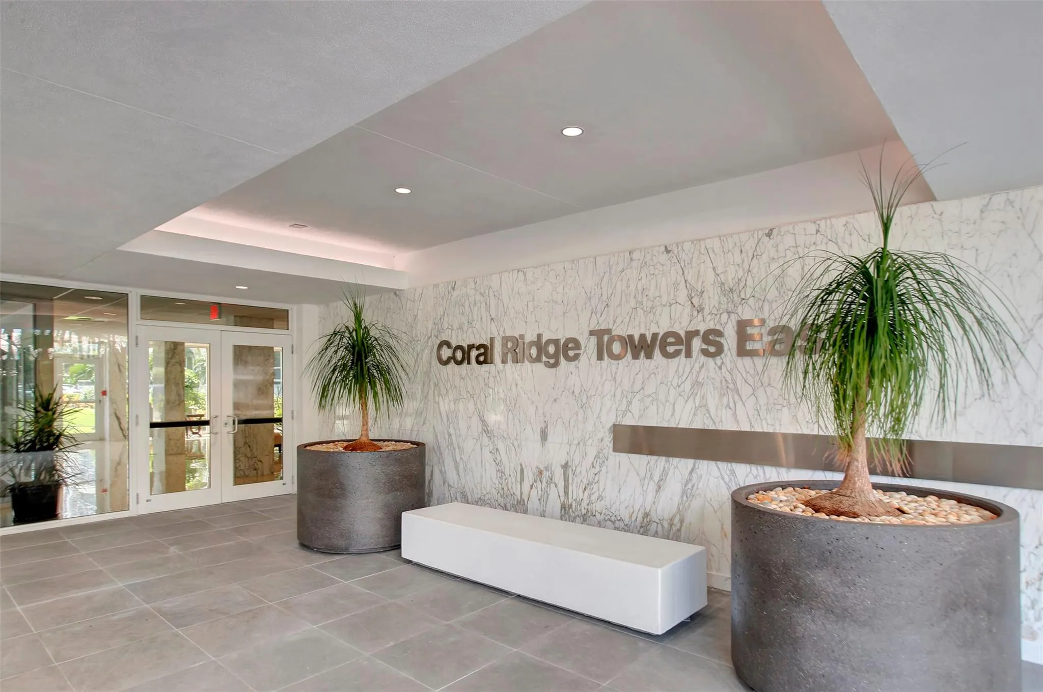 3300 NE 36th St, #806