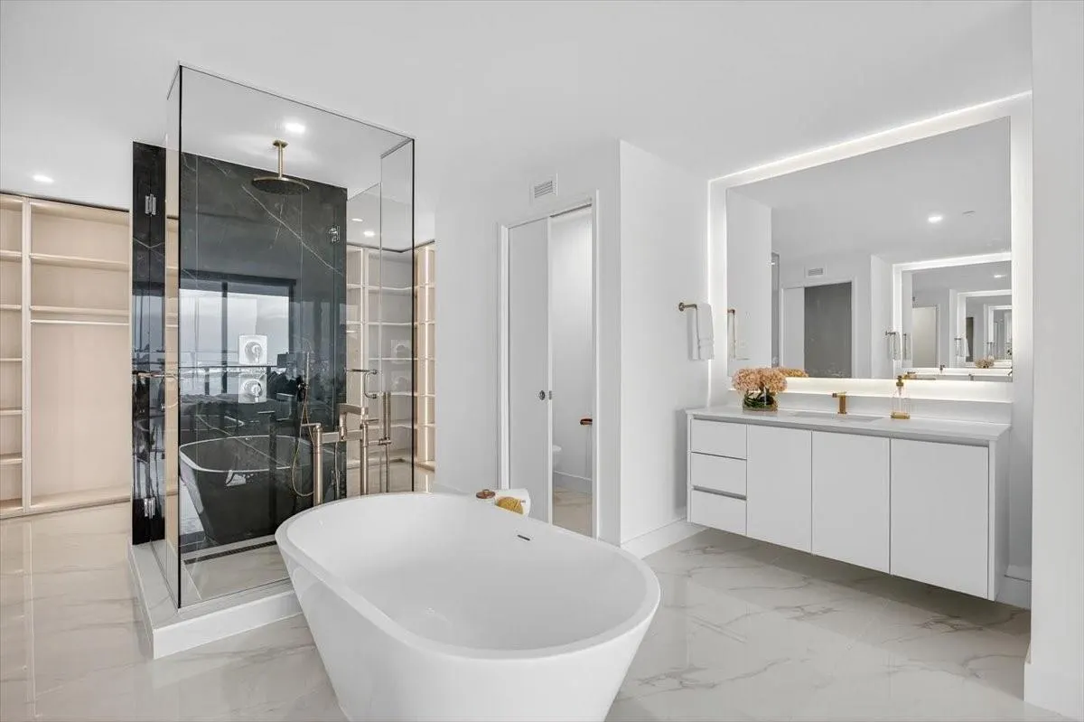 700 NE 24th Street, #4802