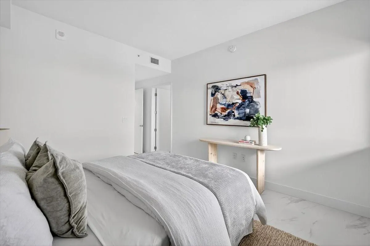 700 NE 24th Street, #4802