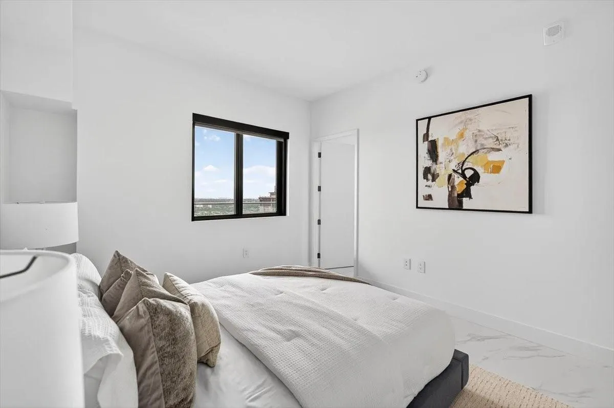 700 NE 24th Street, #4802
