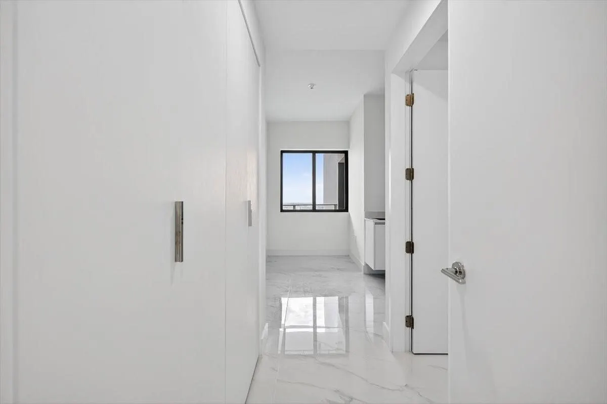 700 NE 24th Street, #4802
