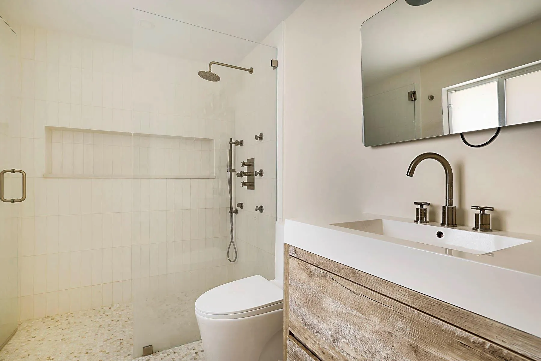 2445 SE 7th st