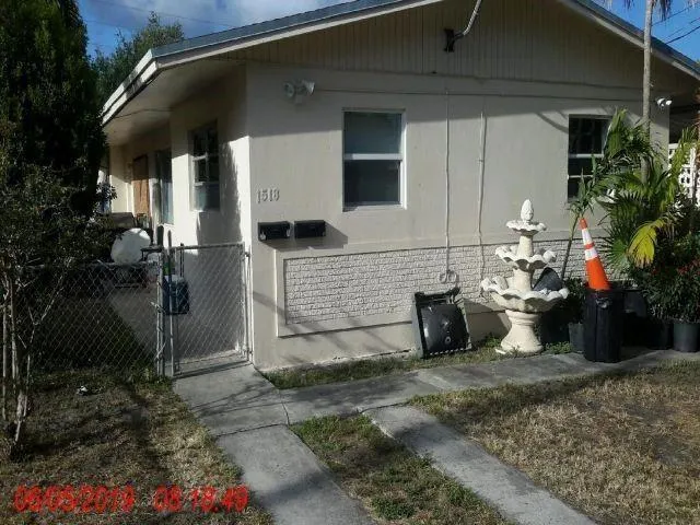 1518 NW 8th Ct