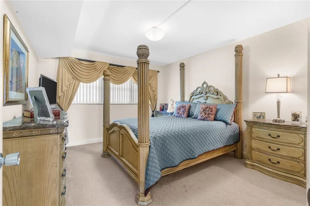 3800 Oaks Clubhouse Dr, #110