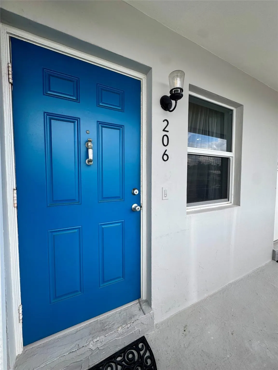 2801 NE 33rd Ct, #206