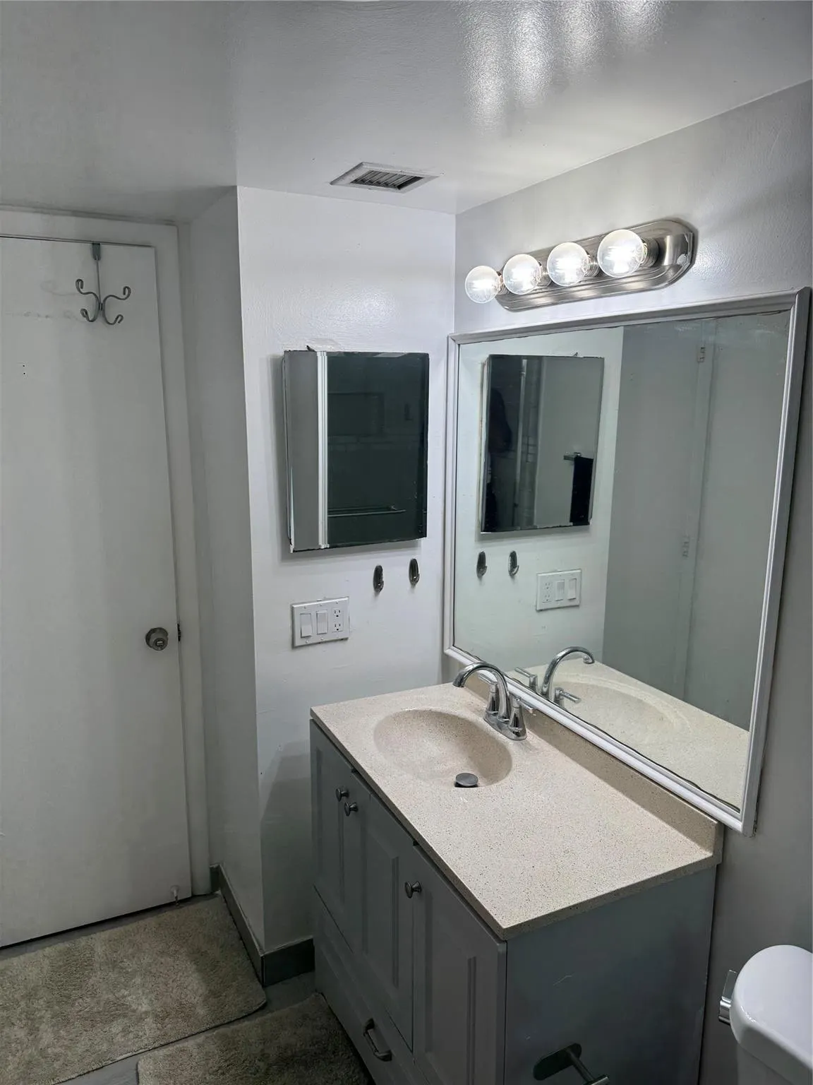 4174 Inverrary Dr, #401