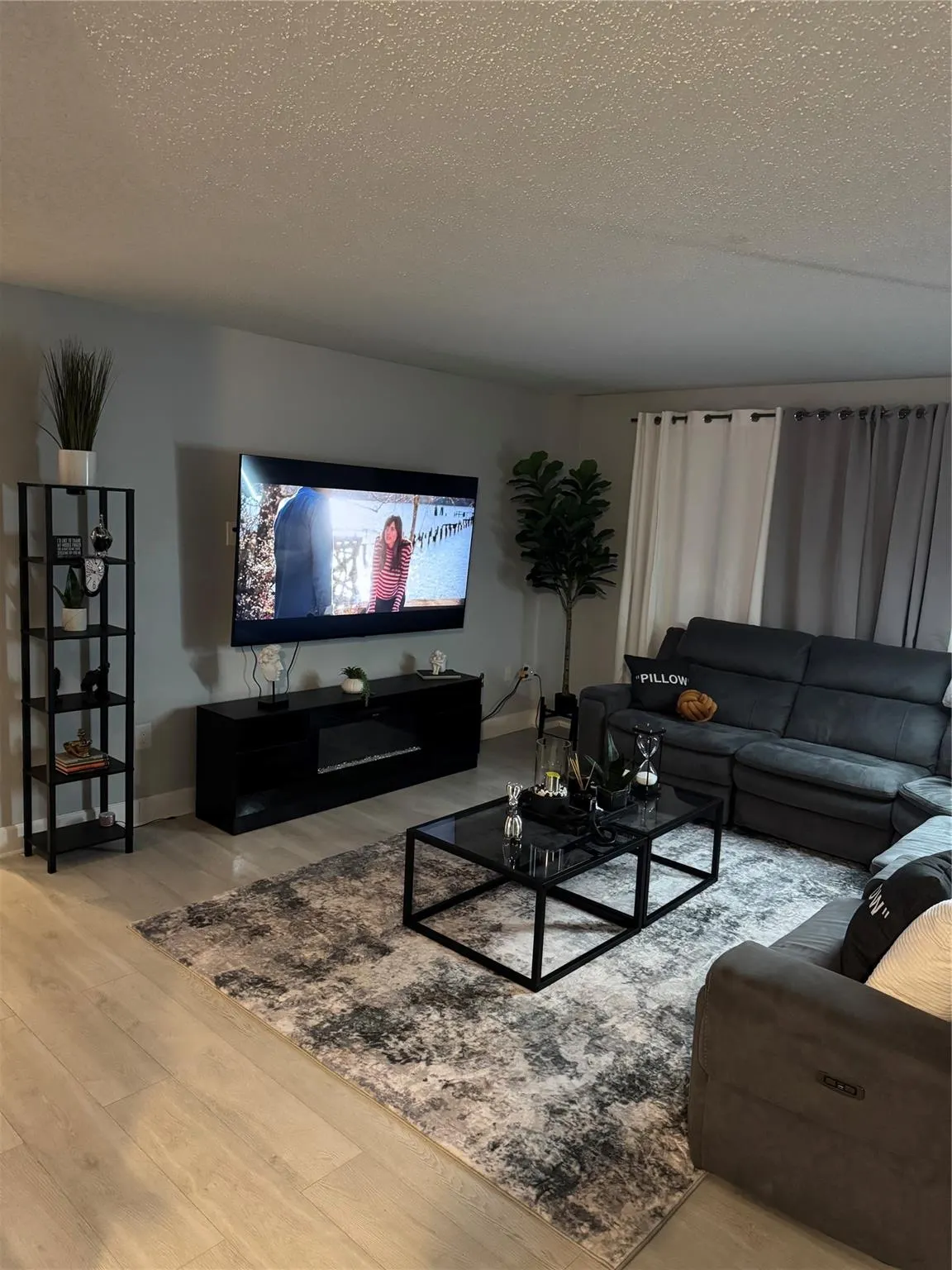 4174 Inverrary Dr, #401