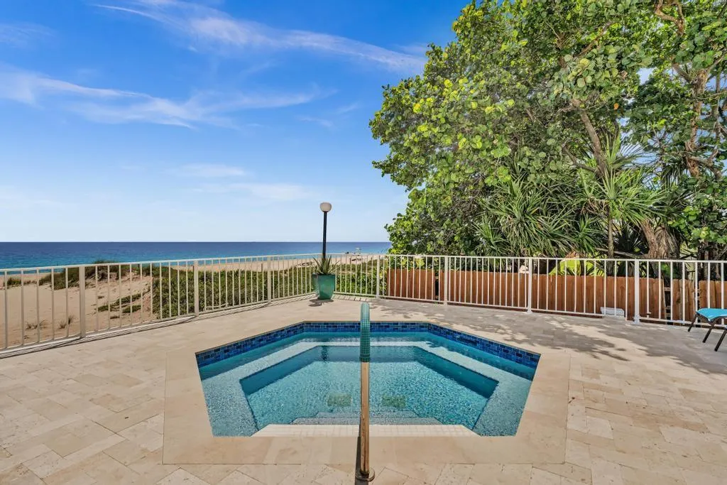 1010 S Ocean Blvd, #PH15