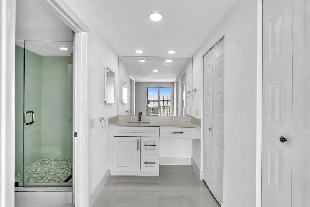 1010 S Ocean Blvd, #PH15