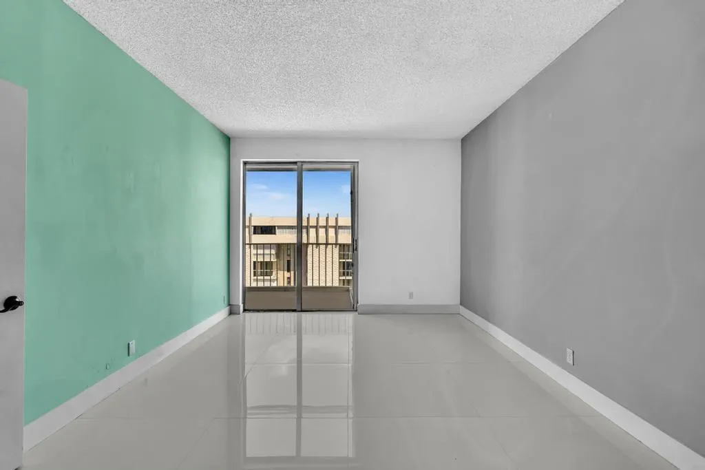 1010 S Ocean Blvd, #PH15