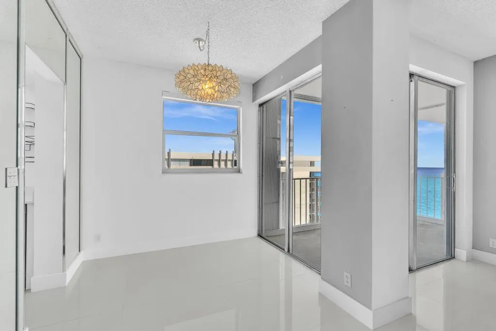 1010 S Ocean Blvd, #PH15