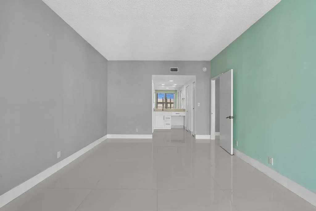 1010 S Ocean Blvd, #PH15