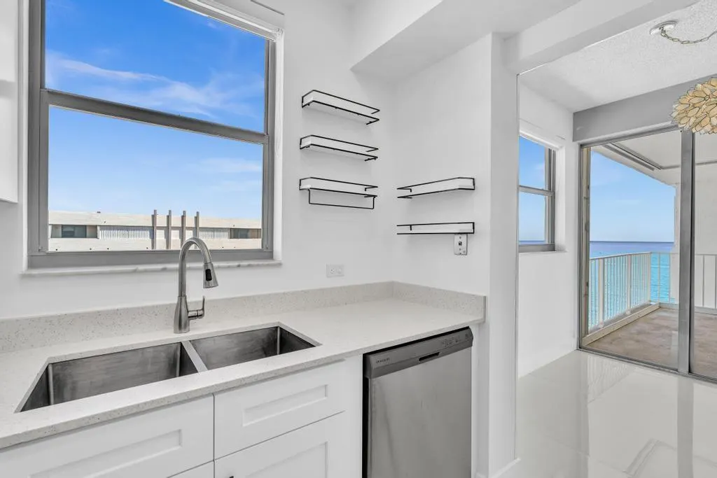 1010 S Ocean Blvd, #PH15