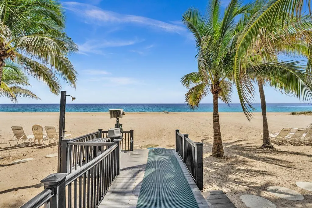 1010 S Ocean Blvd, #PH15