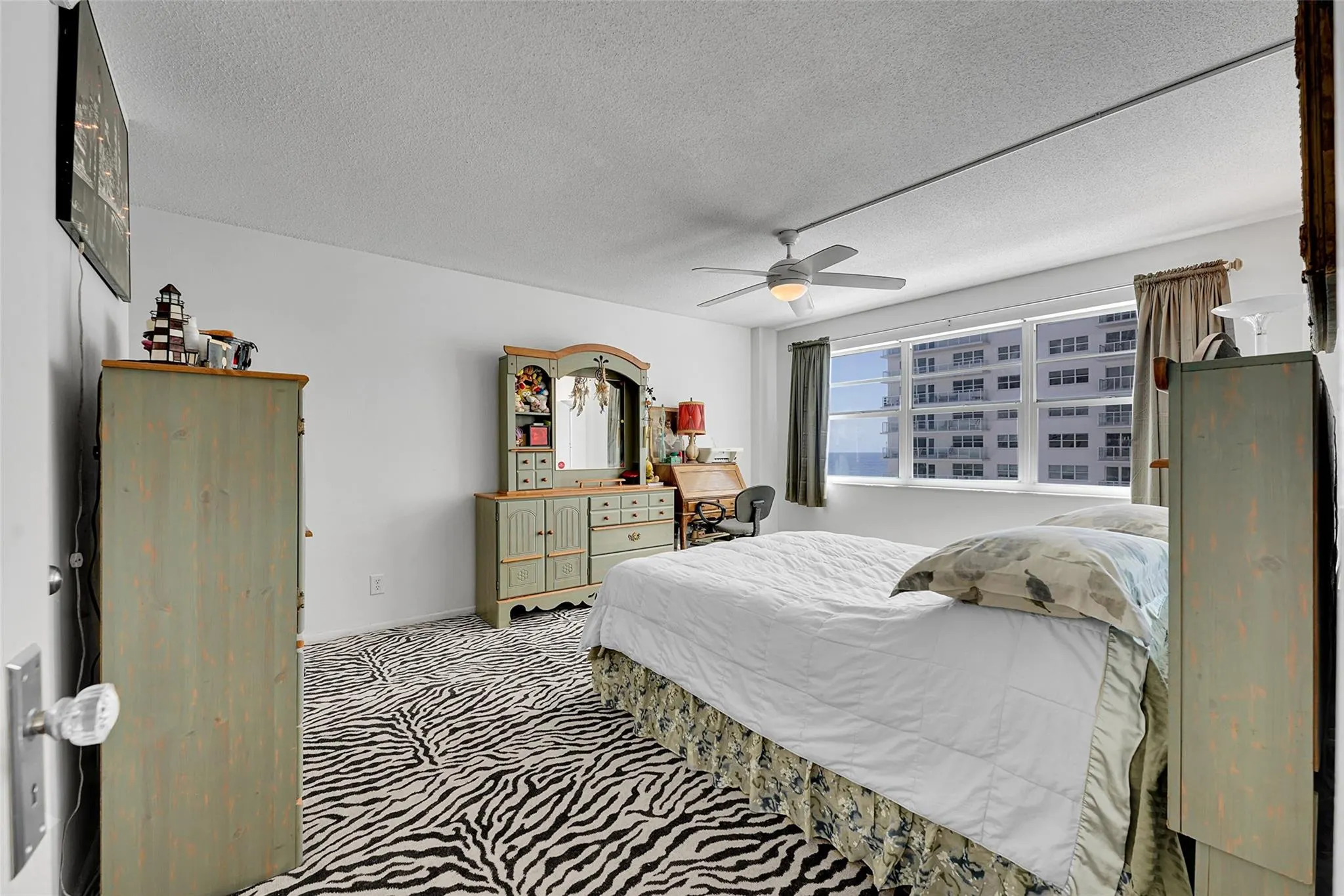 133 N Pompano Beach Blvd, #605
