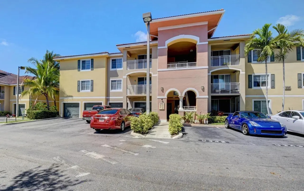 6565 Emerald Dunes Dr, #301