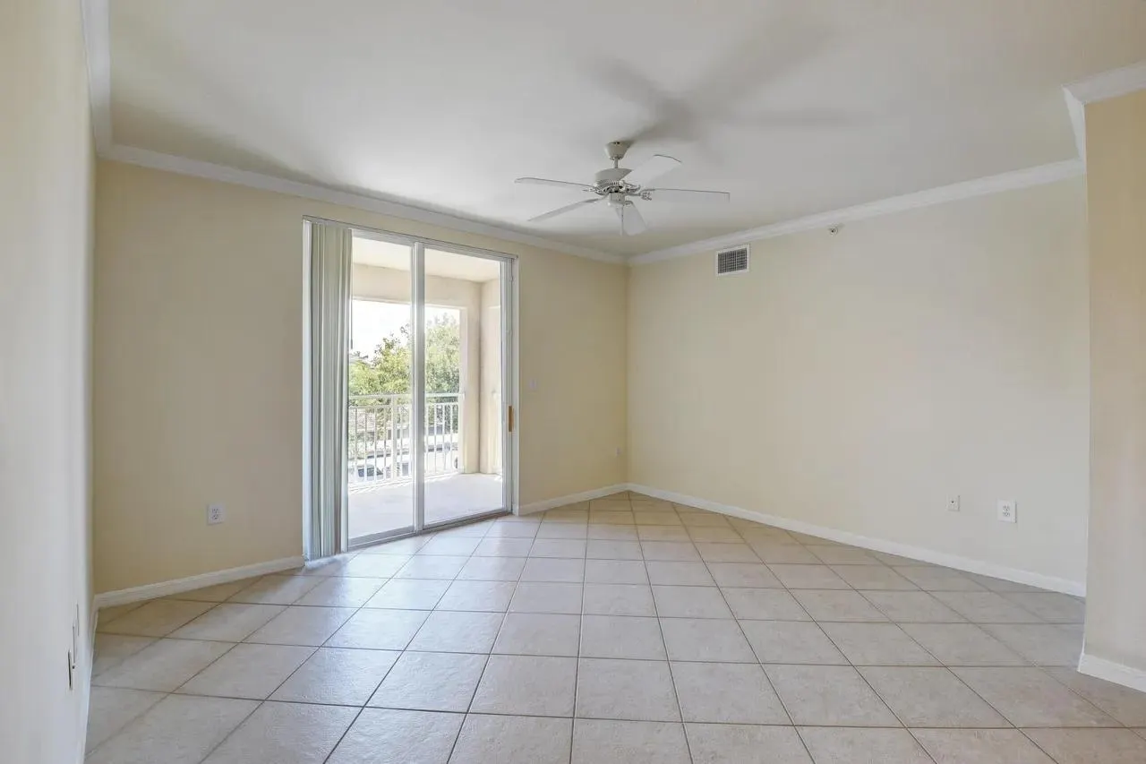 6565 Emerald Dunes Dr, #301