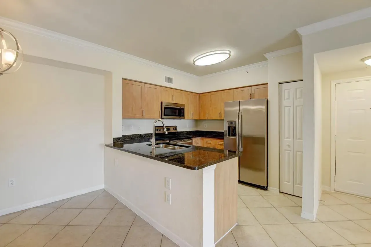 6565 Emerald Dunes Dr, #301