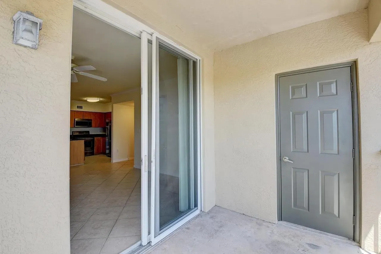 6565 Emerald Dunes Dr, #301