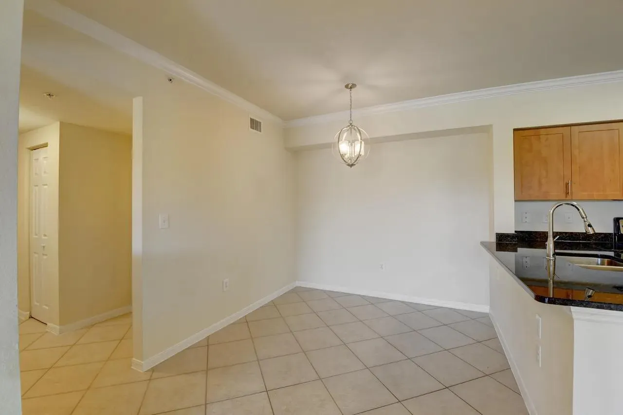 6565 Emerald Dunes Dr, #301