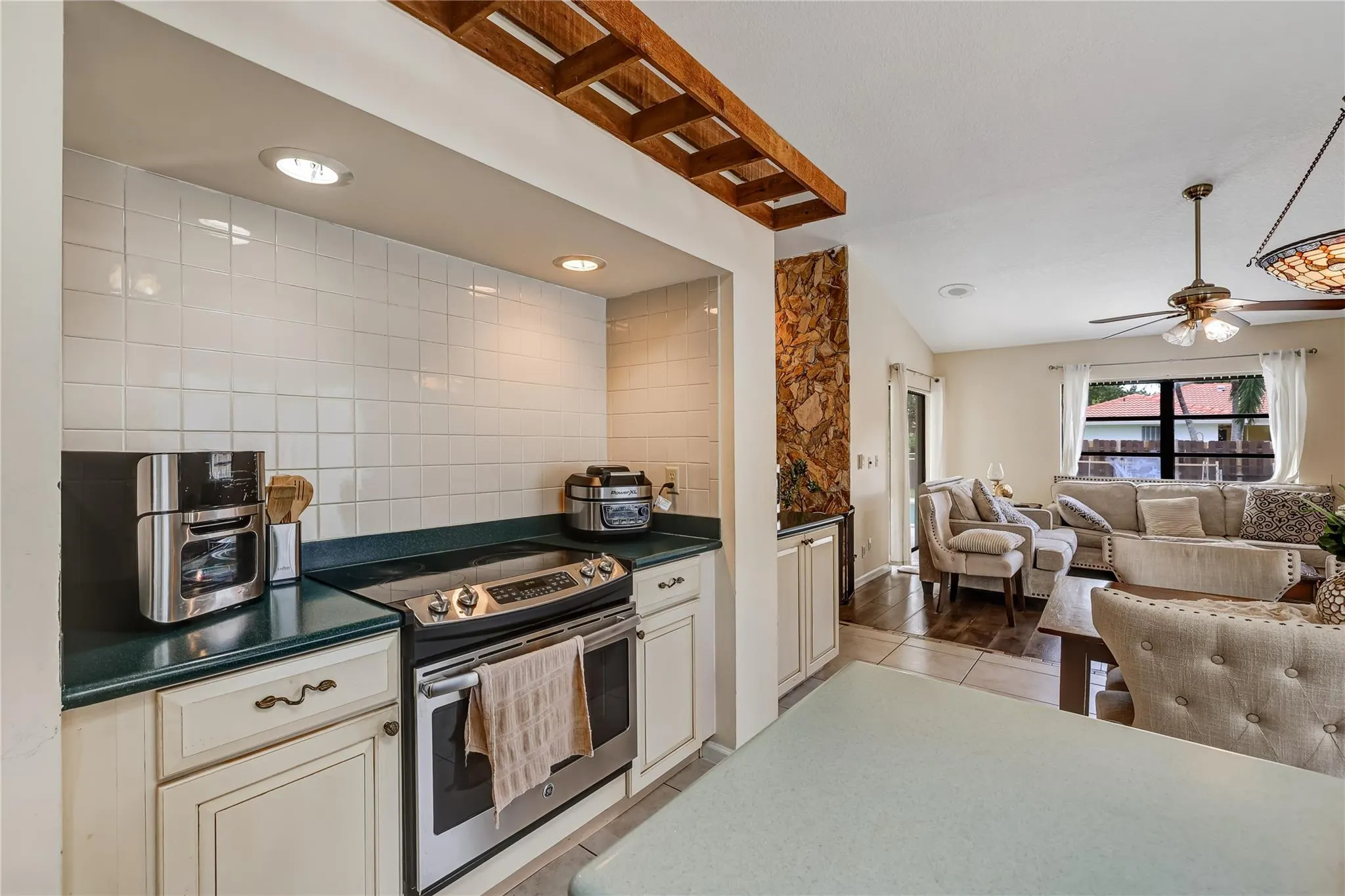 1962 NW 110th Ln