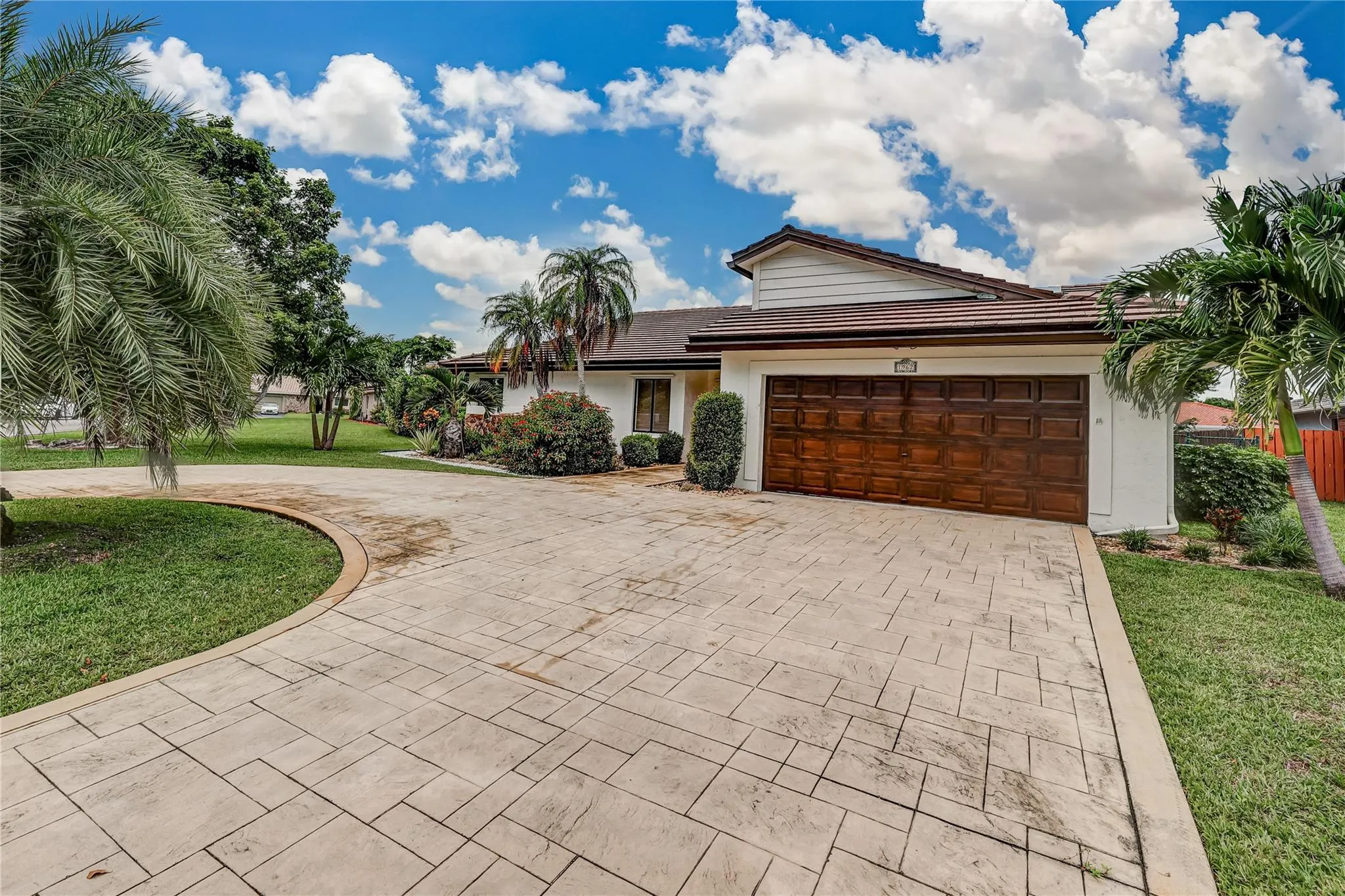 1962 NW 110th Ln