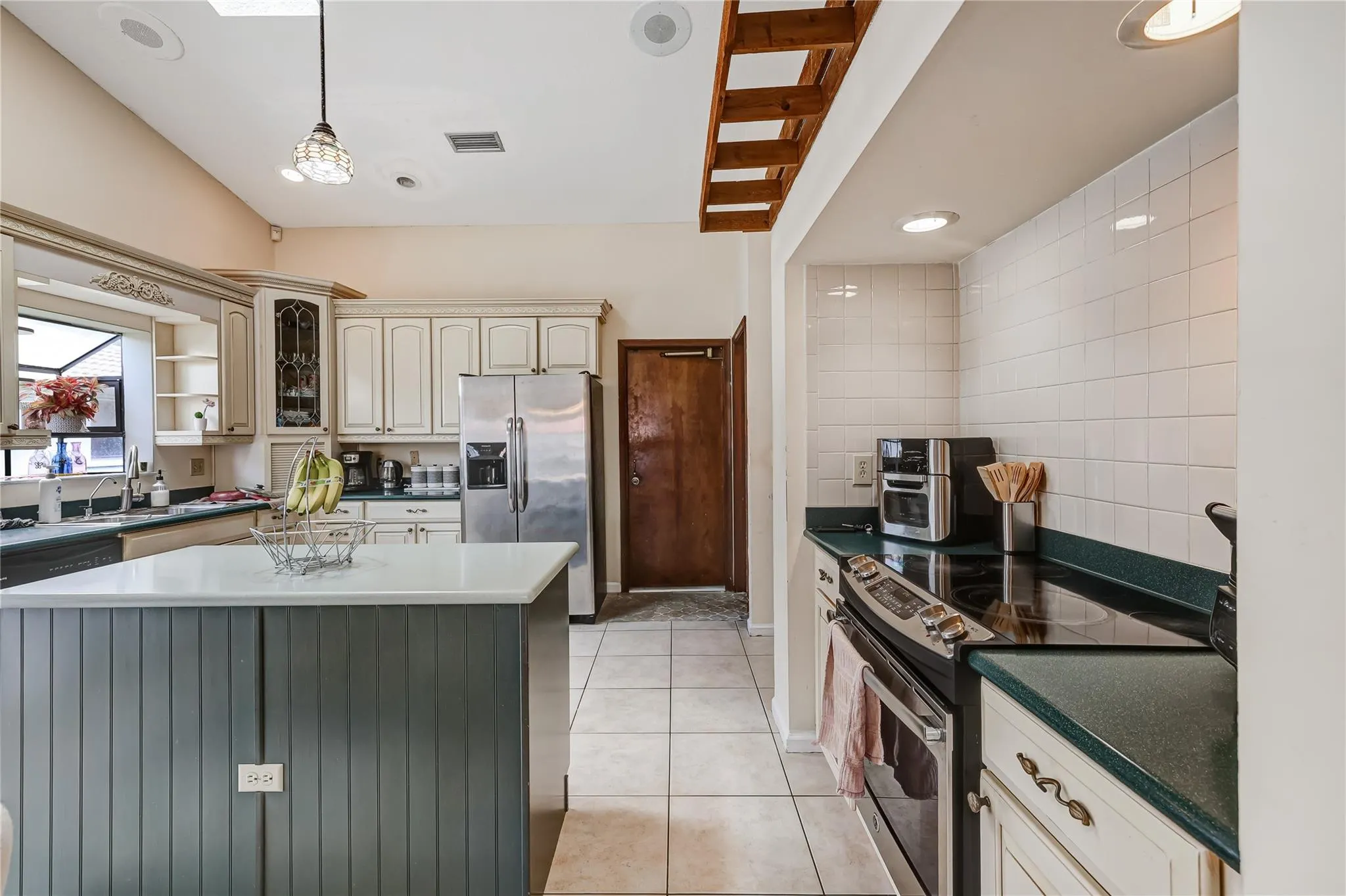 1962 NW 110th Ln