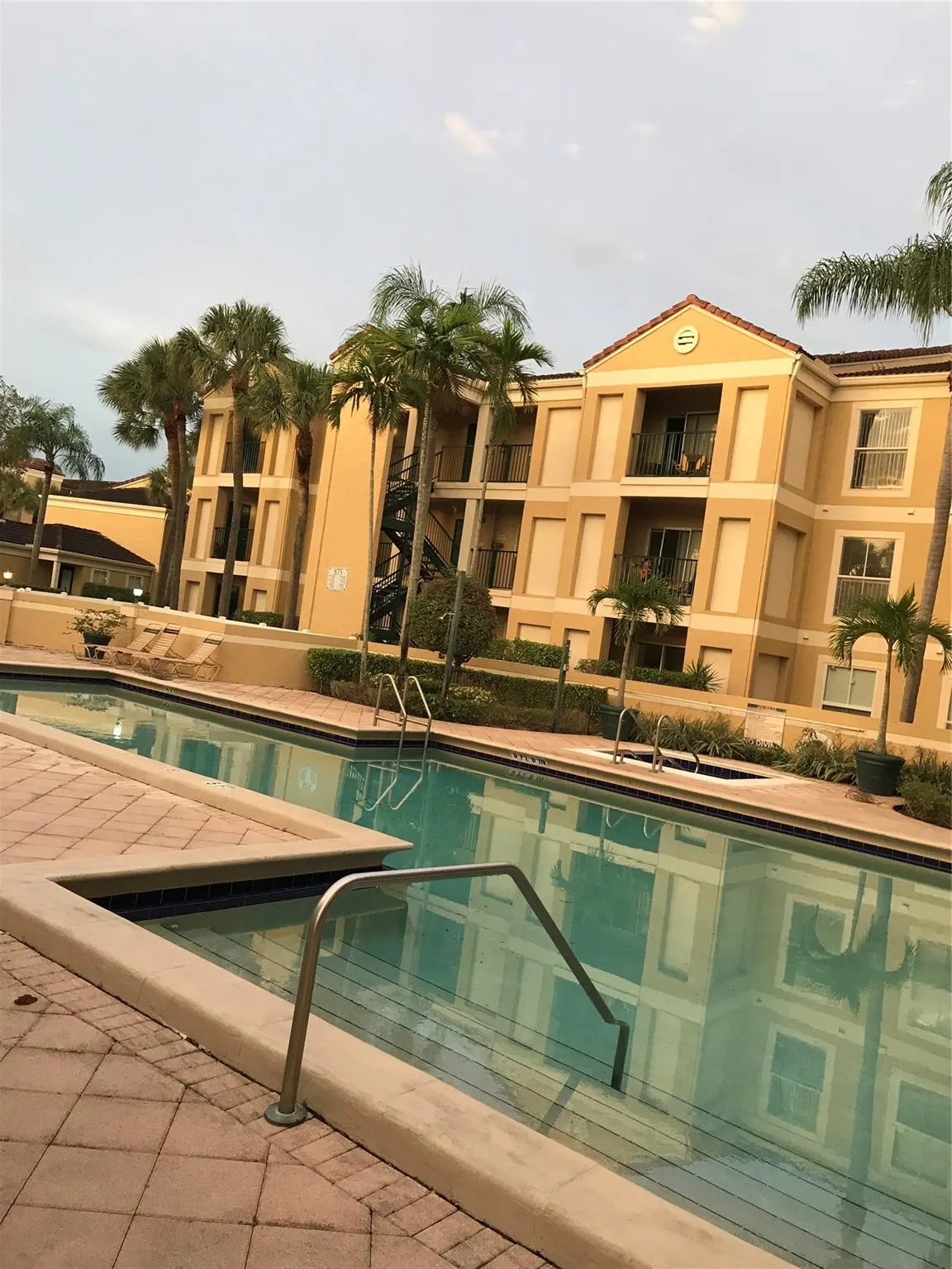 799 Riverside Dr, #1023