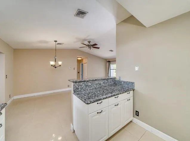 5041 Woodland Dr